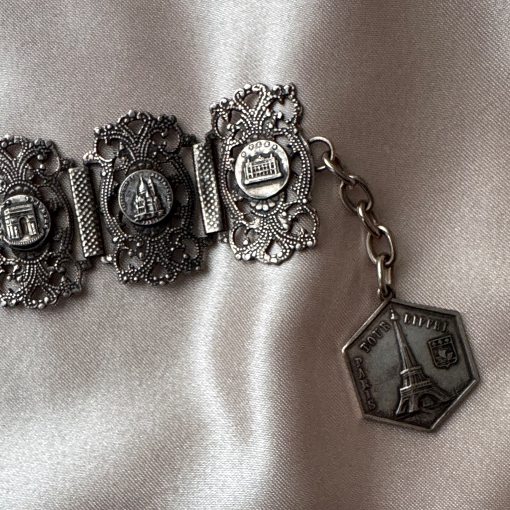 Antique Landmarks of France 🇫🇷